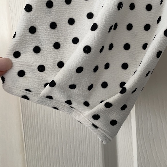 NWT stretch crepe polka dot top - Picture 3 of 4